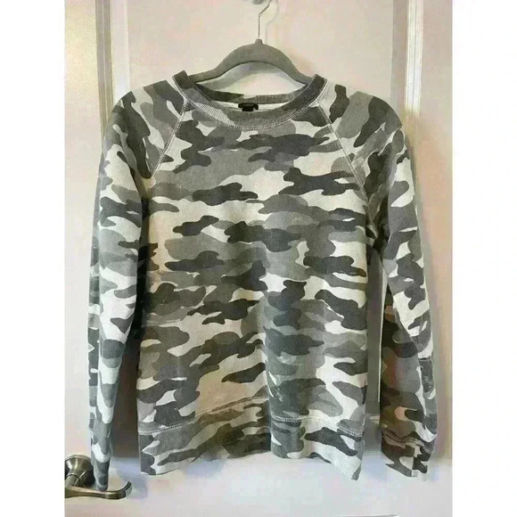 J CREW Womens Camo Sweatshirt Size Medium Gray Crewneck Pullover distressed look - Picture 1 of 5